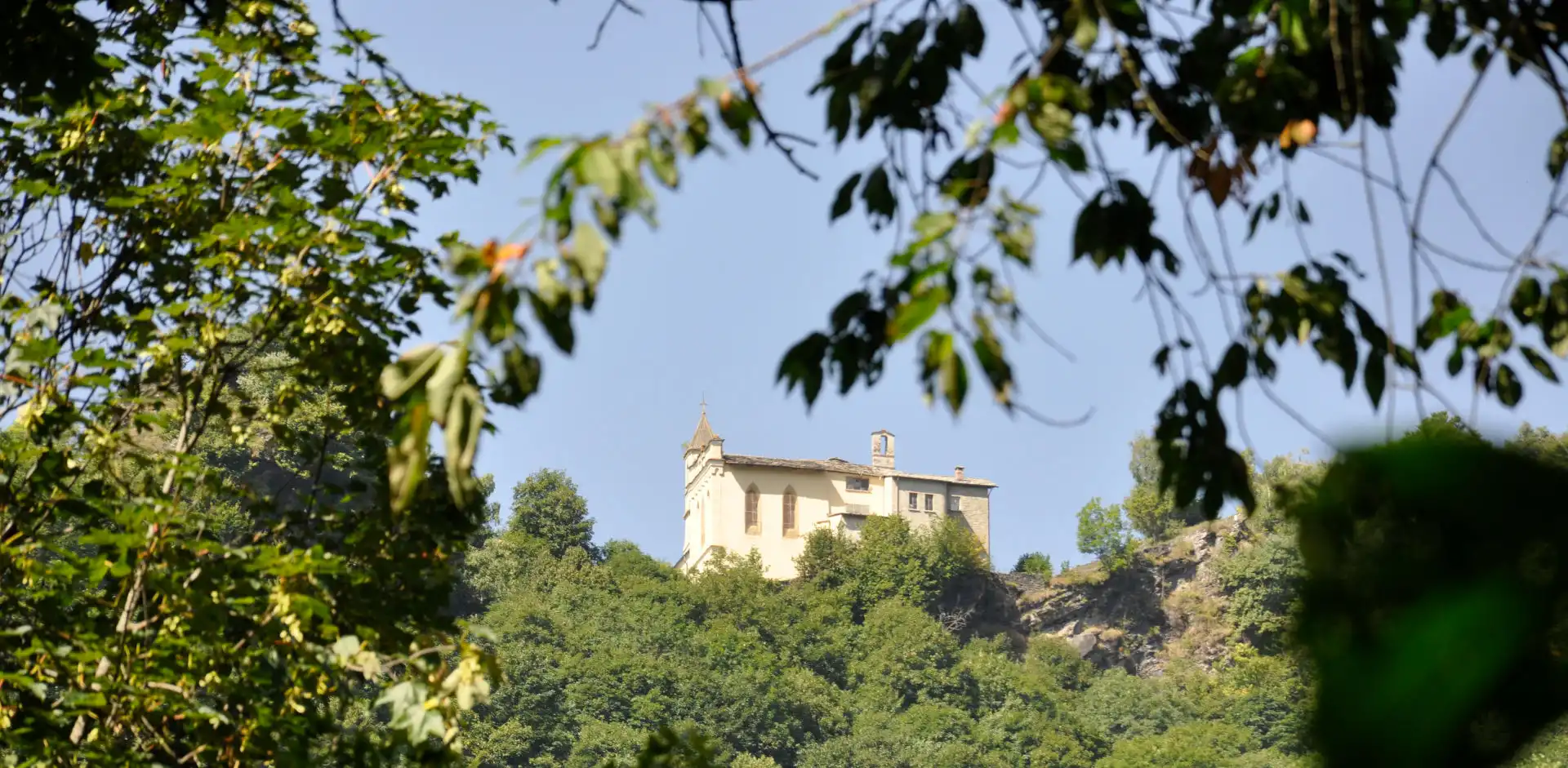 Quattro passi in montagna - Ferragosto ad Ostana, dal Santuario di San Chiaffredo, Crissolo