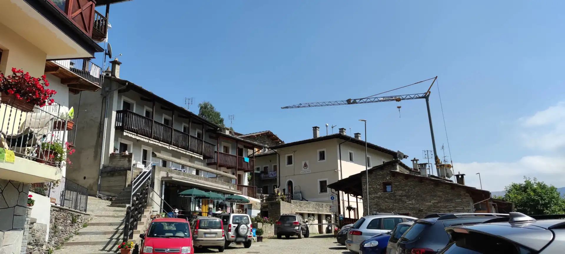 Quattro passi in montagna - Ferragosto ad Ostana, dal Santuario di San Chiaffredo, Crissolo