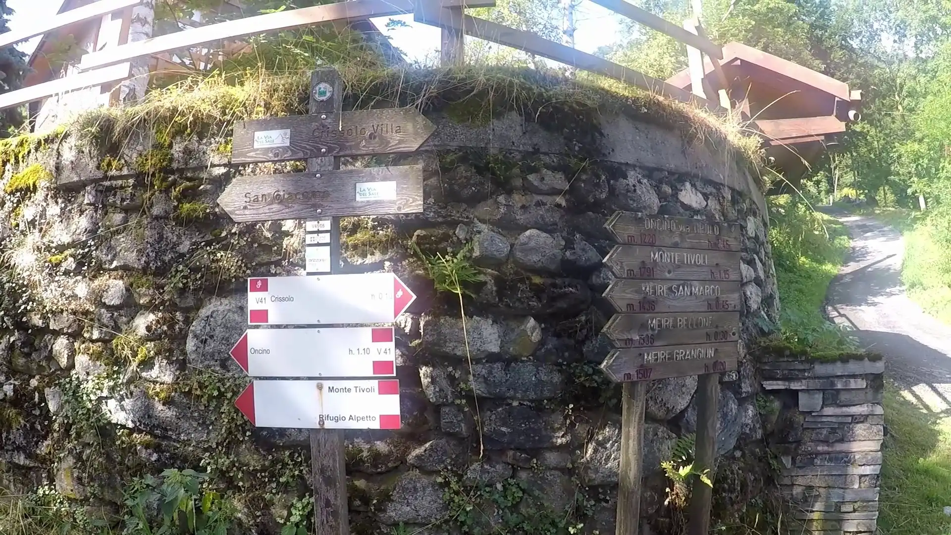 Quattro passi in montagna - Salita al Monte Tivoli da Crissolo, valle Po