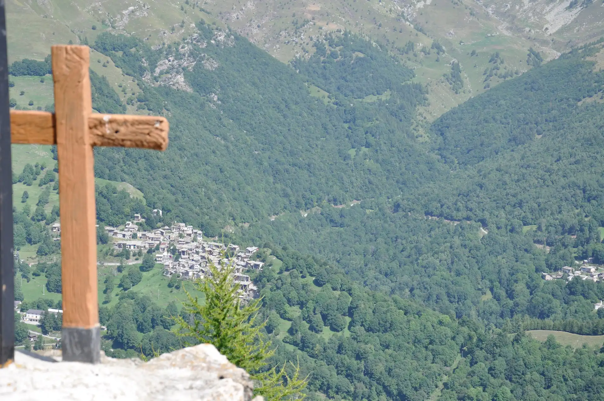 Quattro passi in montagna - Salita al Monte Tivoli da Crissolo, valle Po