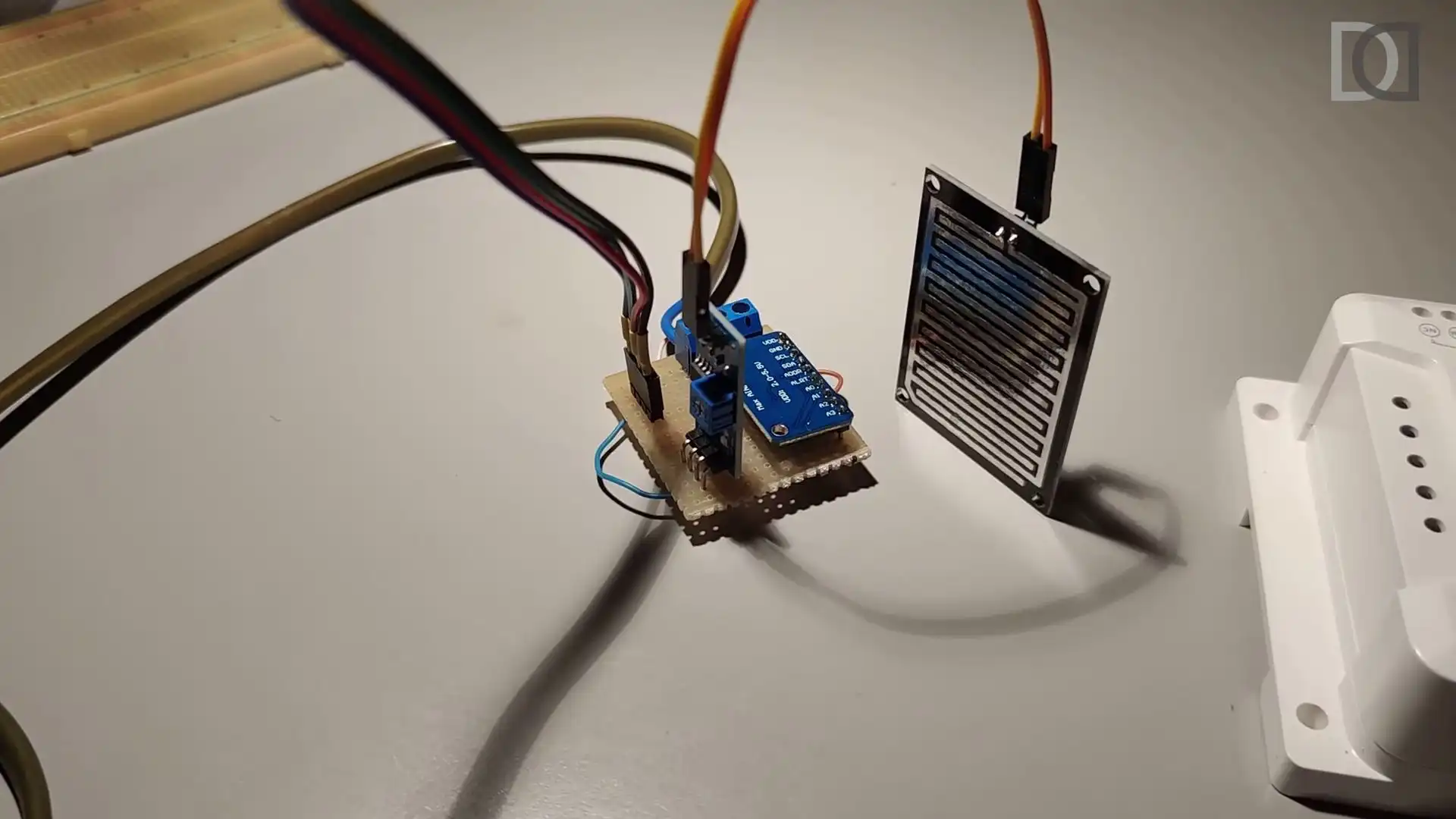 OPENHAB 4: LIGHT and RAIN sensor, connected to a SONOFF 4 CH with TASMOTA firmware - Preview - VIDEO