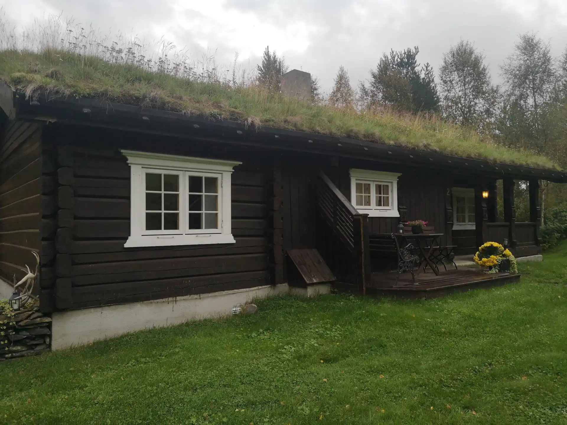 Norvegia 2024 - Giorno 2 - Da OSLO a LESJA - Laghi, pioggia e Stavkirke