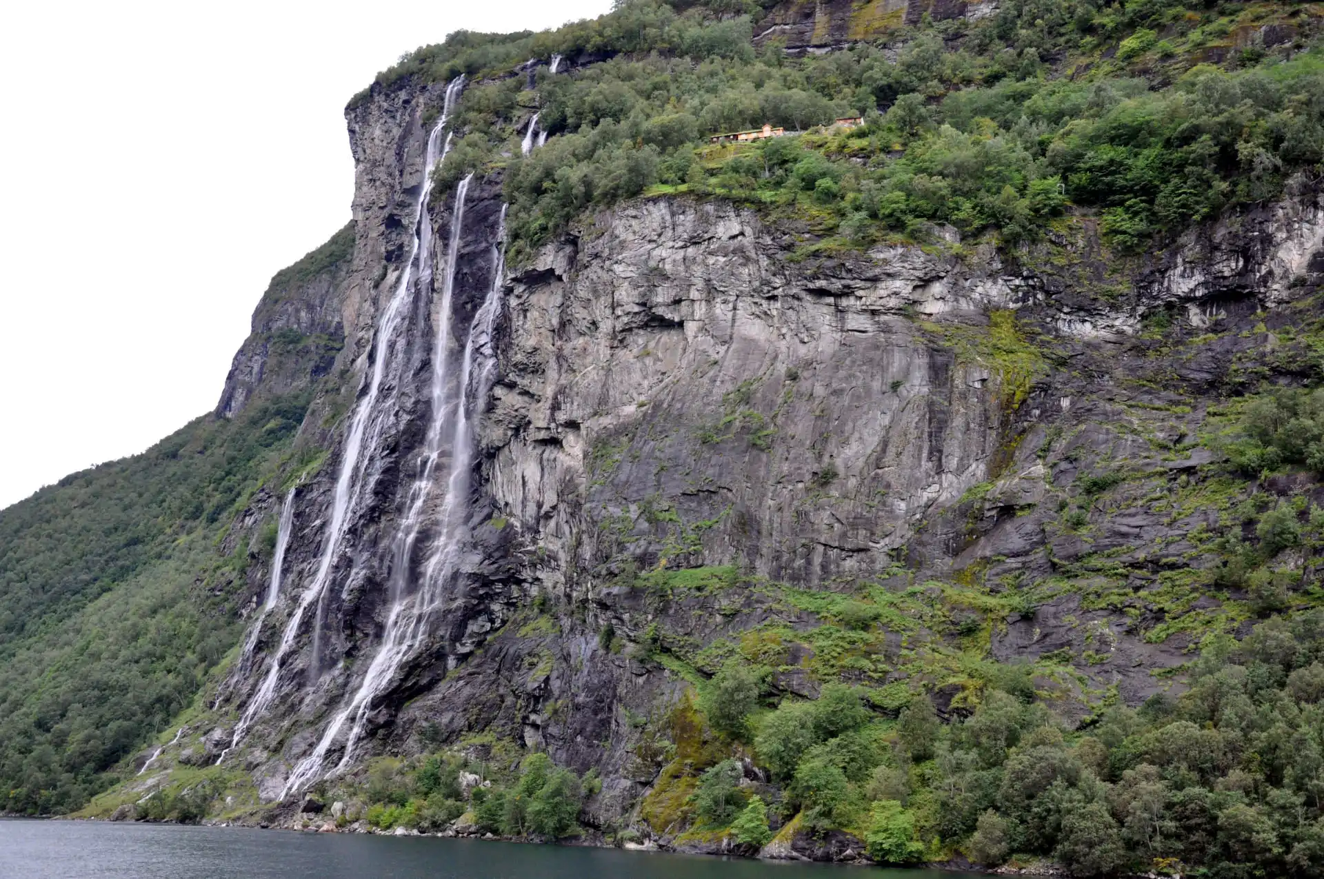 Norvegia 2024 - Giorno 4 - Da ALESUND a UTVIK, passando per il magnifico fiordo di GEIRANGER