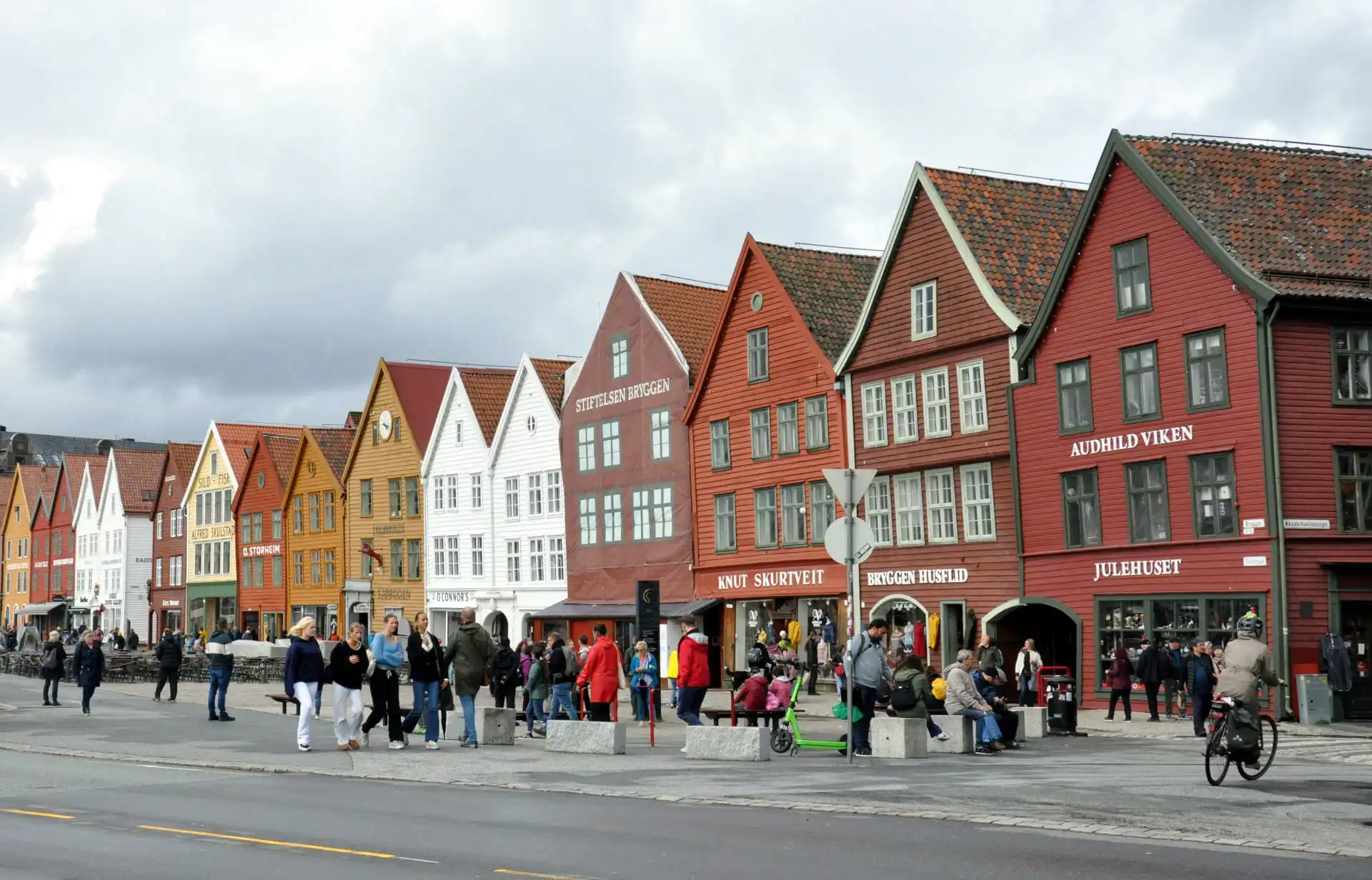 Norvegia 2024 - Giorno 6 - Il racconto - BERGEN, mercato del pesce e crociera sui fiordi