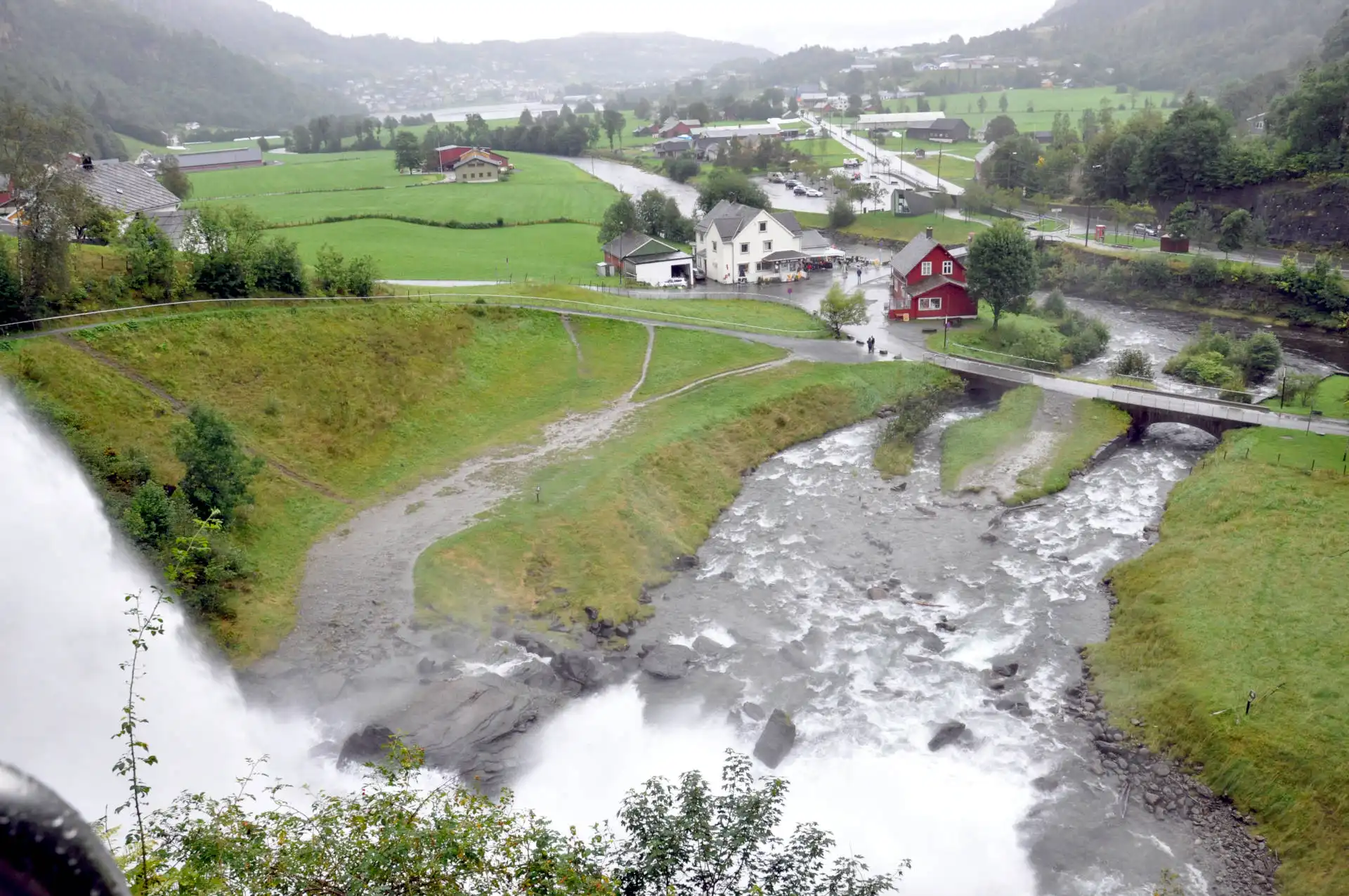 Norvegia 2024 - Giorno 7 - Il racconto - Da BERGEN a GOL, in mezzo a cascate e panorami mozzafiato