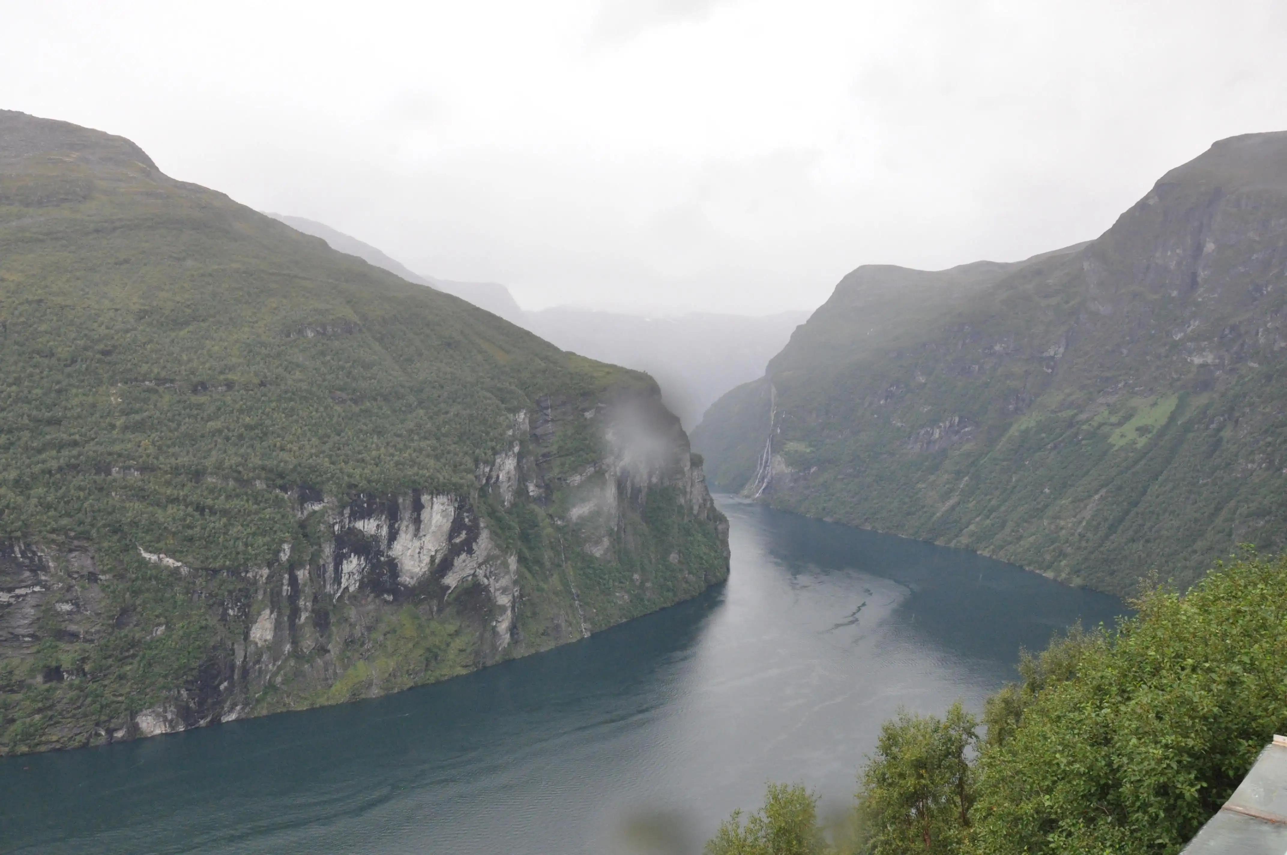 NORVEGIA 2024 - VLOG - Giorno 4 - Da ÅLESUND a UTVIK, passando per il magnifico fiordo di GEIRANGER