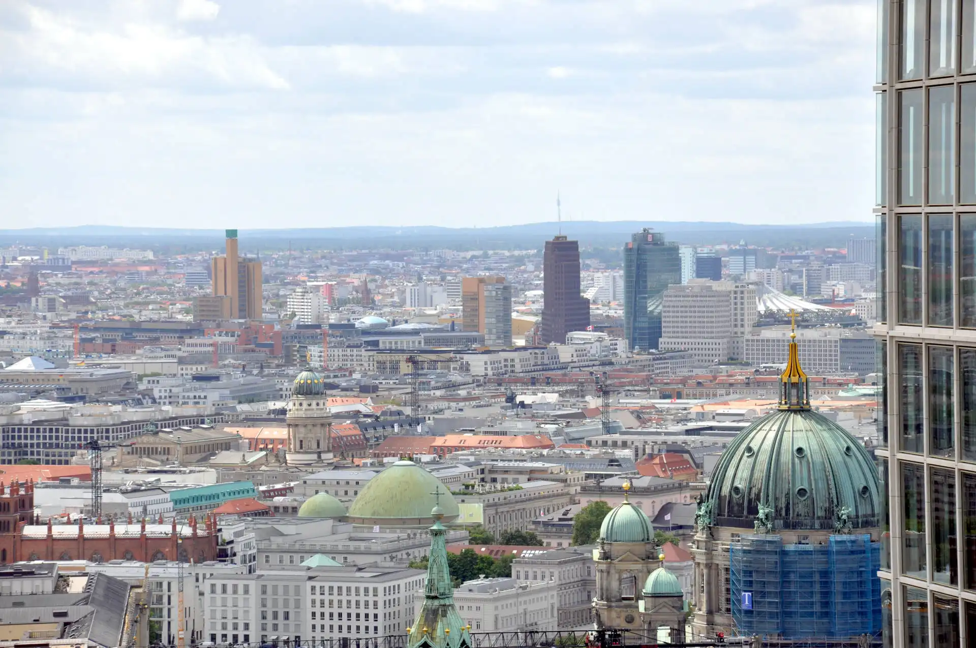 BERLINO 2026 - Diario di viaggio: Giorno 3 - Il cuore della capitale, East Side Gallery e High Swing Berlin
