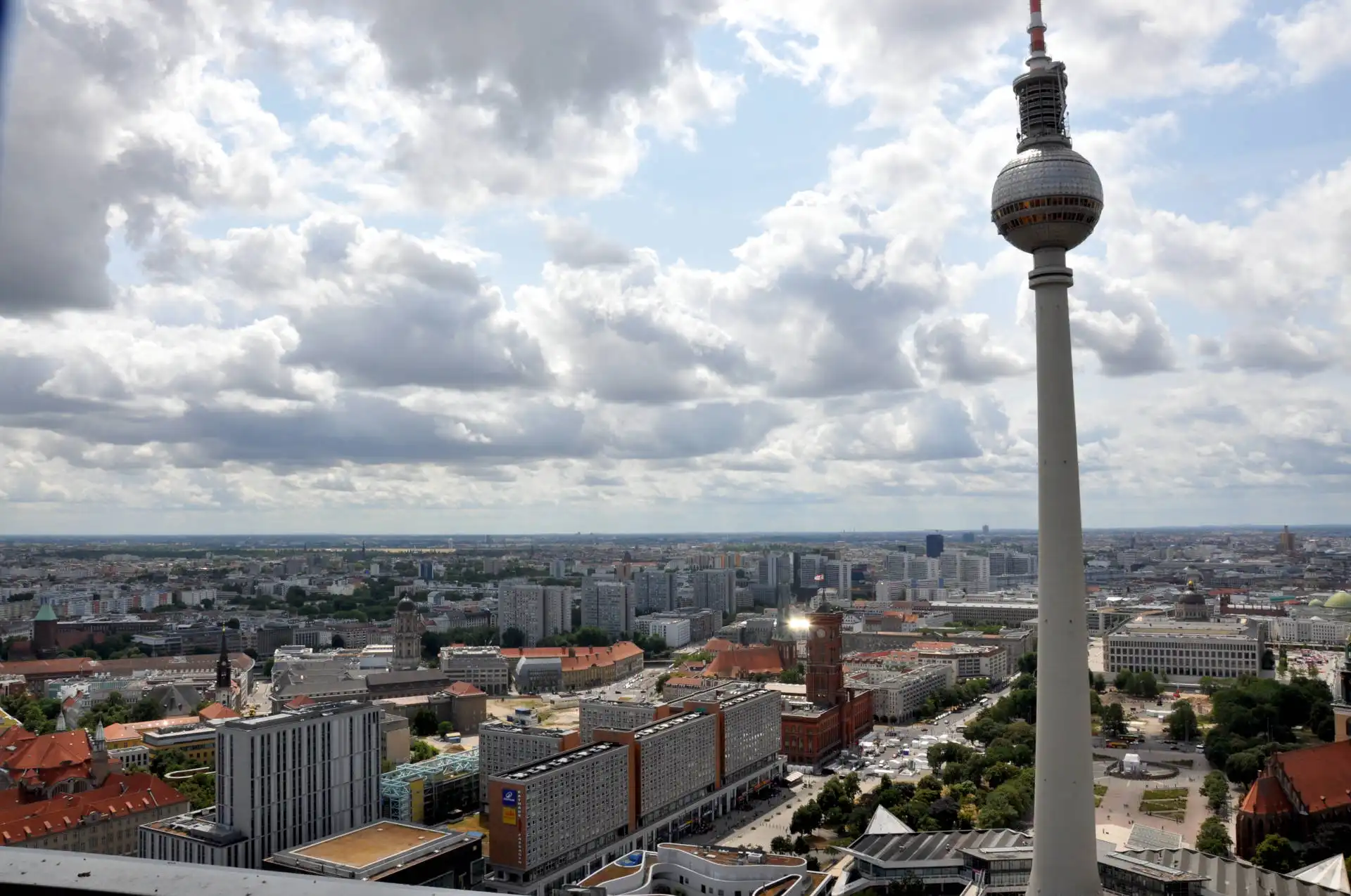 BERLINO 2026 - Diario di viaggio: Giorno 3 - Il cuore della capitale, East Side Gallery e High Swing Berlin