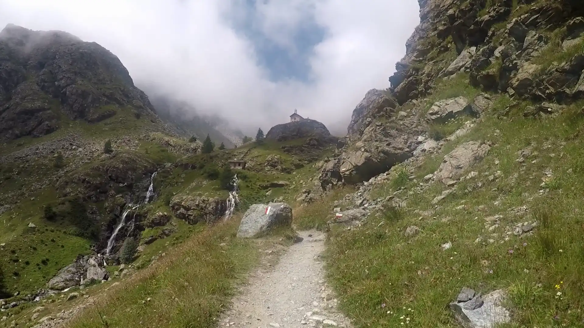 Quattro passi in montagna - Gita al Pian del re, alla scoperta delle sorgenti del po, sotto il Monviso